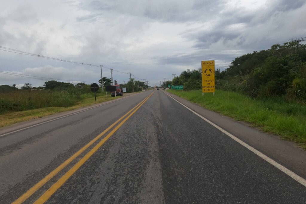 r$-254-milhoes:-estado-contrata-duplicacao-de-rodovia-entre-guaratuba-e-santa-catarina