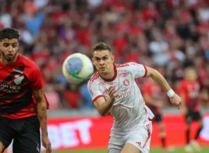 Foto: Divulgação/Internacional - Legenda: Internacional perdeu a invencibilidade no Campeonato Brasileiro neste domingo diante do Athletico-PR - / Jogada10 https://www.terra.com.br/esportes/futebol/brasileiro-serie-a/internacional-perde-para-o-athletico-pr-na-ligga-arena,cb6bde914e2def0fc107339568f14254dqy41maj.html?utm_source=clipboard