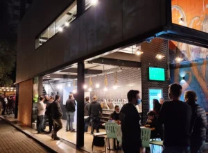 O evento vai ocorrer no dia 12 de julho, a partir das 19h, e vai oferecer a degustação de cinco diferentes estilos de cerveja, todos com harmonização com queijos, charcutaria e doces.