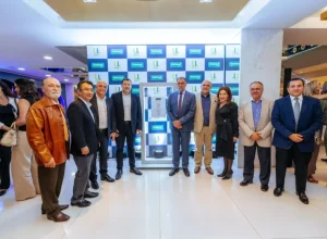 Os médicos cooperados Eduardo Schunemann, Celso Setogutte, Antonio Carlos de Farias, Felipe Pereira, Rached Hajar Traya, Wanderley Silva, Rosane Frecceiro, Marlus Volney e e Diego Augusto Malucelli Divulgação Unimed Curitiba