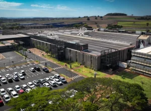 Rafael Cautella / Dabi Business Park Às margens da Rodovia Anhanguera, Dabi ocupa área de 100 mil m2