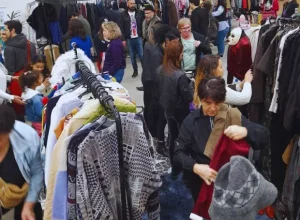 Encontro de Brechós Saí do Armário