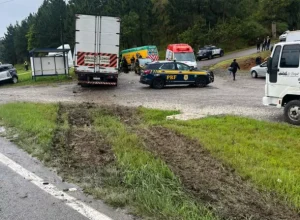 morte_motorista-caminhao-campina-grande-do-sul