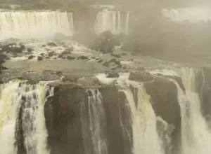 Amanhecer nas Cataratas,