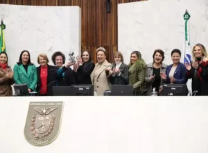 Bancada feminina e Margarita Sansone foto Orlando Kissner-Alep