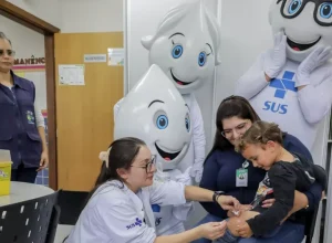 SEMSA - Vacinação nas Escolas