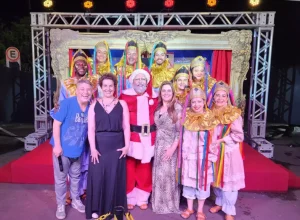 Maurício Vogue, Andreia Zonta e Sandra Zonta com o elenco