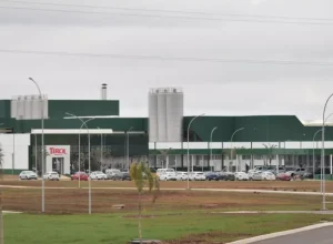 Foto fábrica da Tirol em Ipiranga