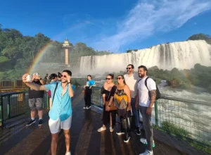 cataratas do iguaçu turistas.jpg