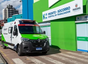 Curitiba__hospital trabalhador ambulância nova