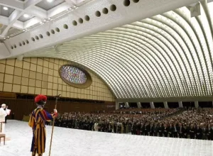 papa com jornalistas