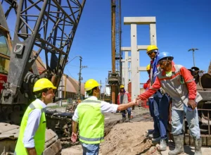 porto_paranagua_ratinho ministro e trabalhadores moegão