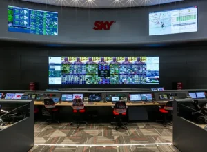 Centro de transmissão da SKY Crédito foto: divulgação