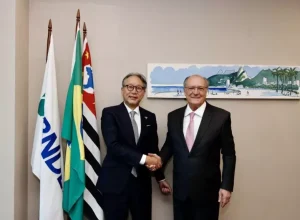 Toshihiro Mibe, Presidente e CEO da Honda Motor Co. Ltd e Geraldo Alckmin, Vice-Presidente da República