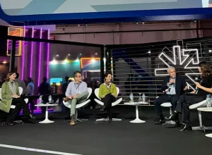 Presidente Cláudio Coutinho participou do painel "Quem não mede, não muda: a busca por métricas, indicadores e modelos de governança ESG", no palco principal do Febran Tech 2023 Foto: Divulgação/Banrisul
