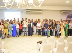 O evento contou com a participação de vereadores, secretários municipais, representantes do Sebrae/PR, e da sociedade civil (Crédito: Prefeitura de Guaratuba).
