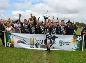Equipe Triestre comemora o primeiro título da Série Ouro - Foto: PMP
