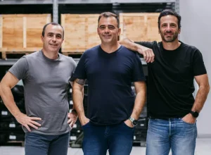 Marcos Fortuna e os sócios, Ricardo Ducco e Sérgio Morsa. Fotos: Arquivo pessoal. (Crédito: Arquivo pessoal)