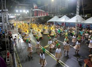 ESCOLA DE SAMBA NA DEODORO