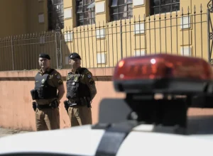 seguranca-escolas-pmpr