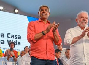 O governador da Bahia, Jerônimo Rodrigues, ao lado do presidente Lula em Santo Amaro (BA): relançamento do Minha Casa, Minha Vida. Foto: Ricardo Stuckert/ PR