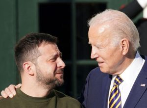 biden e presidente ucrania foto reuters kevin lamarque