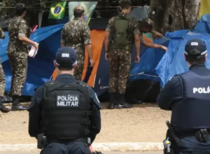 exército acampamentos