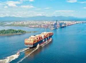 o navio MSC Natasha XIII